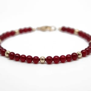 Pulseira de jade vermelha, pequena pulseira de contas vermelhas e douradas de 4 mm