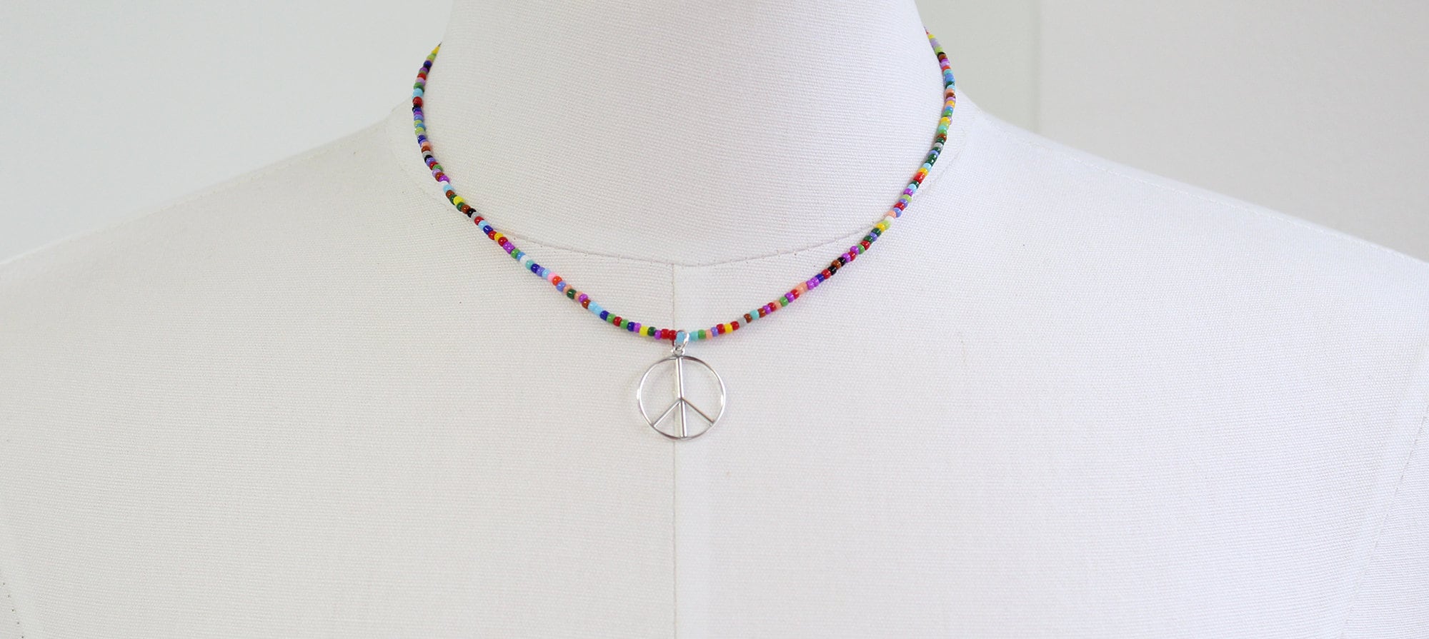 VVV☆PEACE PENDANT BEADS NEACKLACE Peace Sign Necklace With Hippie Love Beads 16