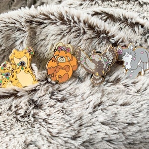 Floral Animal Pins - Red Panda/ Leopard Gecko/ Kitty/ Owl - kawaii cute nature color aesthetic flower cherry blossom Sakura lizard yellow