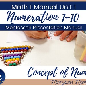 Op de afbeelding: Een Montessori-wiskundeles voor numeratie 1-10. Een kinderhand is te zien die cirkels inkleurt op een werkblad. Er ligt een set gekleurde kralenstaafjes op tafel, samen met een bak met kleurpotloden.