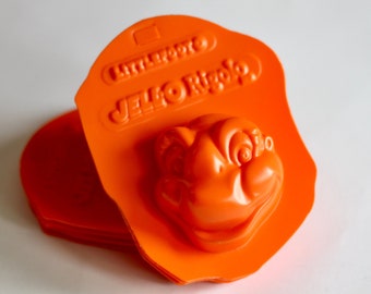 Vintage Littlefoot Jello Mold, The Land Before Time, 90s Cartoon