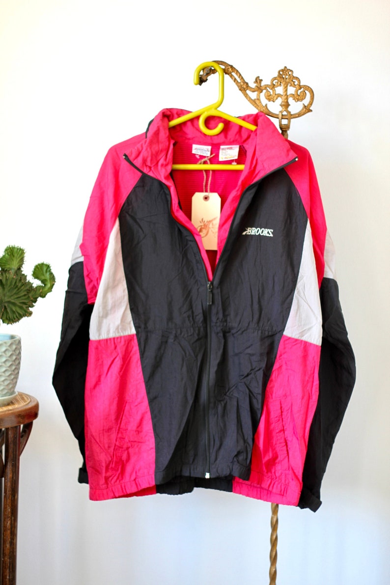 brooks windbreaker
