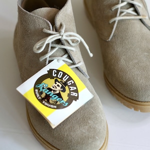 Jaren 80 Cougar Rangers Desert Boots, Taupe Suede, Dead Stock met label, Southwestern-schoenen, Gemaakt in Canada, Amerikaanse damesmaat 8