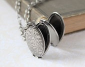 Long 4 Picture Accordion Locket - Personalized Necklace - Silver Locket Necklace - Family Photo Locket - Vintage Style - Gift for Women