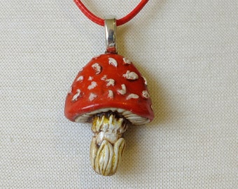 Amanita Muscaria Mushroom Pendant Necklace Clay Jewelry, Cottagecore Jewelry, Fairy Cosplay Mushroom Jewelry