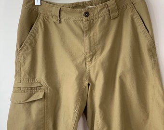 Vintage Columbia shorts, Titanium Khaki ,Cotton canvas ,Cargo shorts, Flat front,  Casual ,Omni dry Hiking  Safari Shorts, Mens size 34