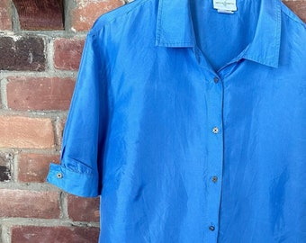 90s Blue Silk Blouse, 2X blouse, Short Sleeve Silk Top, Minimal button up top, blue silk, lightweight, casual, anytime wear