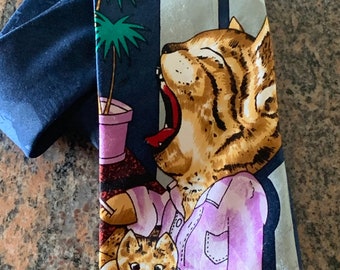 Cat Necktie, Novelty tie, Yawning cat parent feeding kitten, Unisex Cat lover necktie, Gift for him or her, made in Canada