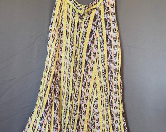 Long printed pocket skirt, Button down, crinkled rayon, Broomstick skirt, Bohemian chic, 80s Vintage, yellow brown Print, Waist 35"