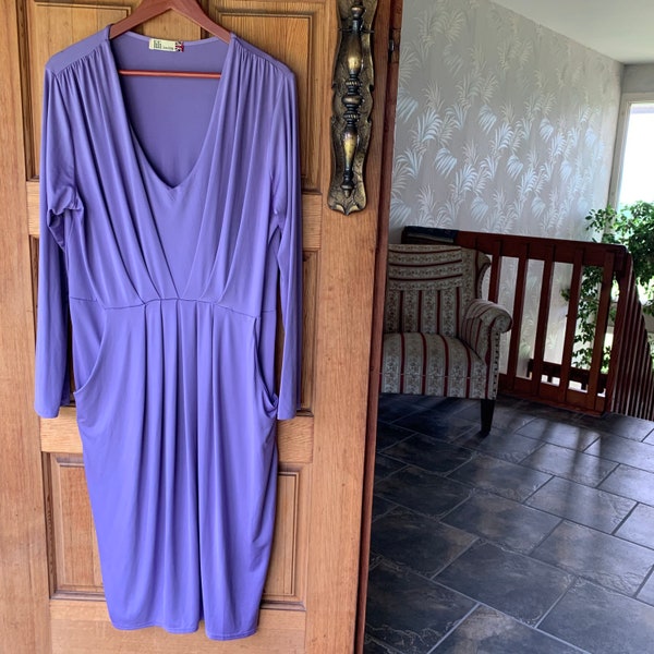 Vintage Lavender Dress, size 20, Jersey stretch Knit, figure flattering goddess dress, plus size , long sleeves, V neck, slip on, chest 58"