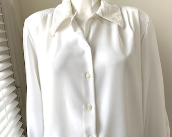 80s Silky White Blouse: Crinkled Collar, Boxy Fit, Size L/XL