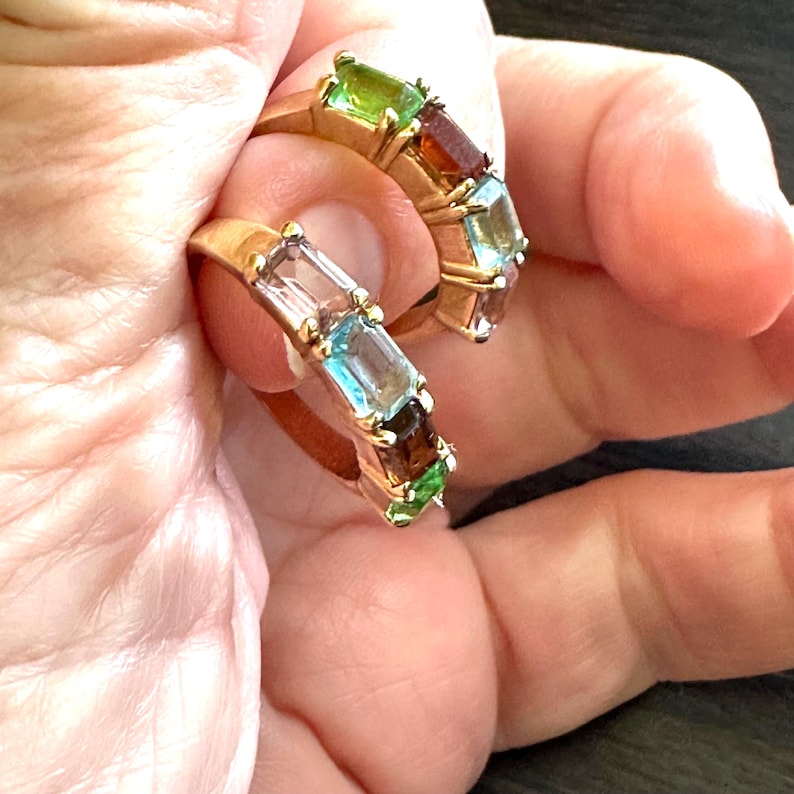 Vintage Gold Filled Multi-Stone Ring, Kristall Edelsteine smaragd, rot, blau und pink Bild 1
