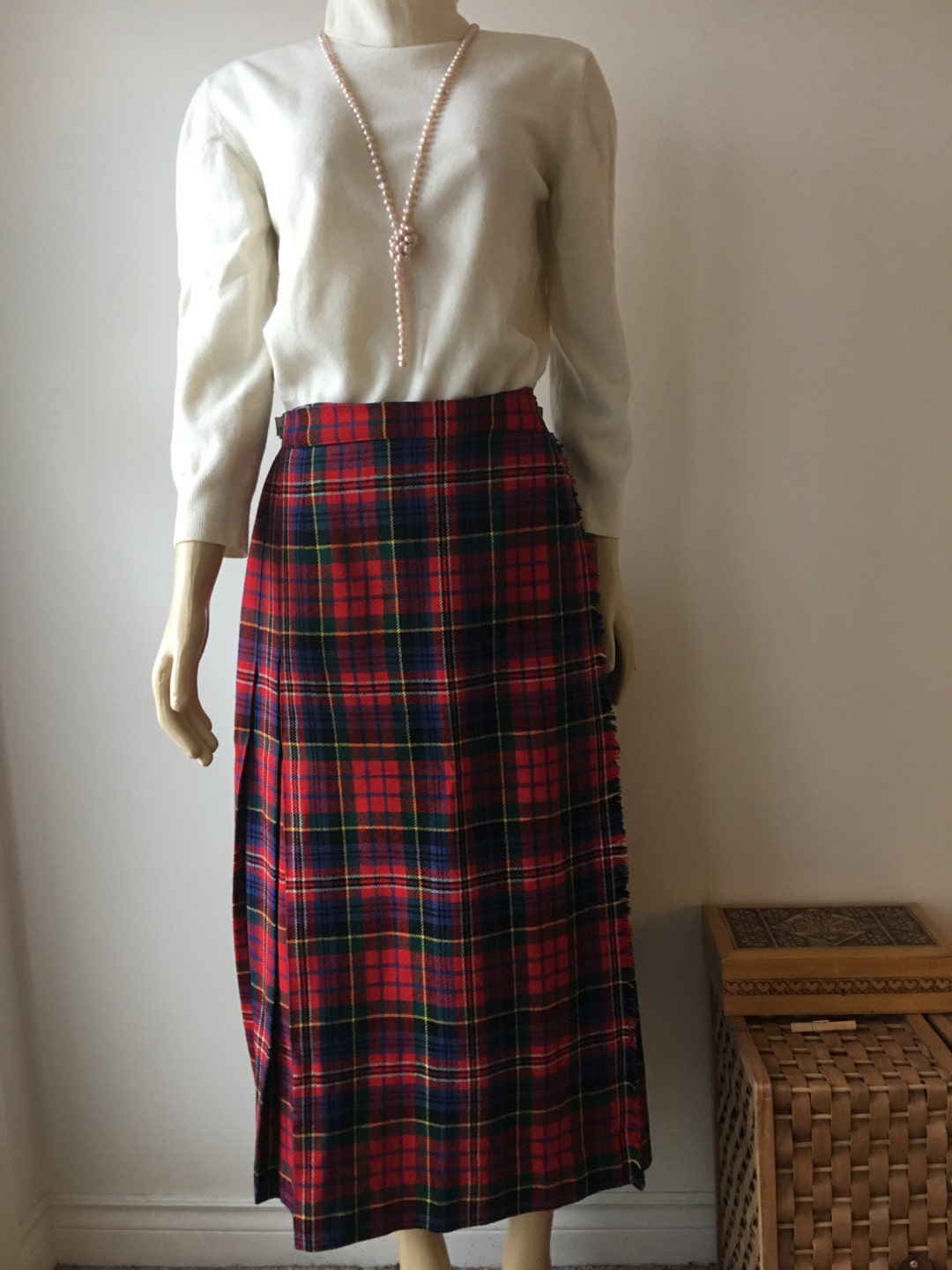 Long Scottish Wrap Kilt Red Whitley Pleated Tartan Plaid Classic Wrap Skirt  Traditional Leather Straps Waist 32 -  Singapore