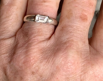 70er Jahre Sterling Silber CZ Ring: Minimalistischer Smaragdschliff, Größe 6 3/4