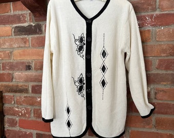 White knit tunic sweater, Black embroidery and bead details, Womens winter white long pullover, Knit rayon, chest 40"