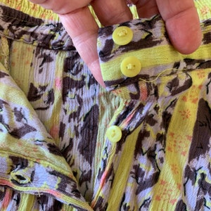 Long printed pocket skirt, Button down, crinkled rayon, Broomstick skirt, Bohemian chic, 80s Vintage, yellow brown Print, Waist 35 image 10