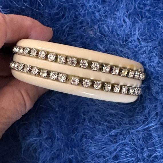 Vintage 80s Rhinestone Bangle: Ivory Plastic Cuff… - image 2