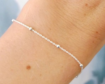 Bracelet fin en argent 925 recyclé minimaliste avec chaine et billes alternées