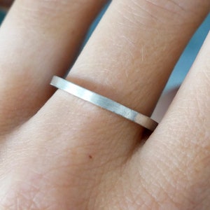 Thick ring in brushed recycled 925 silver for women and men, minimalist ring in brushed solid silver, unisex matte silver wedding ring