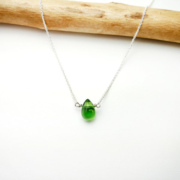 Minimalist and adjustable emerald glass drop solitaire necklace in 925 solid silver, fine women's necklace made in France
