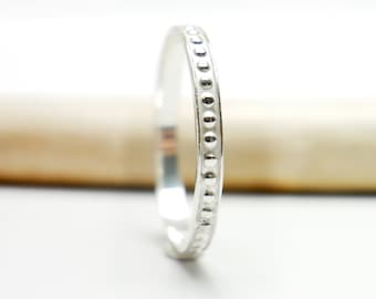 Thin beaded alliance in recycled 925 silver, minimalist stackable women's and men's ring, beaded thin unisex ring