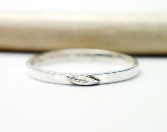 Alliance Leaf in recycled silver smooth ring, ring for women and men stackable minimalist leaf