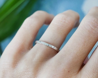 Anillo fino de plata 925 martillado para mujer y hombre, anillo minimalista martillado en plata maciza, alianza de plata unisex