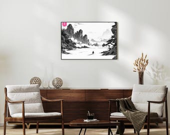 Könnte beinhalten: Ein Schwarzweiß-Tuschbild einer Berglandschaft mit einer einzelnen Figur, die im Vordergrund geht. Das Bild ist gerahmt und hängt an einer weißen Wand über einem Holzschrank und zwei Stühlen.