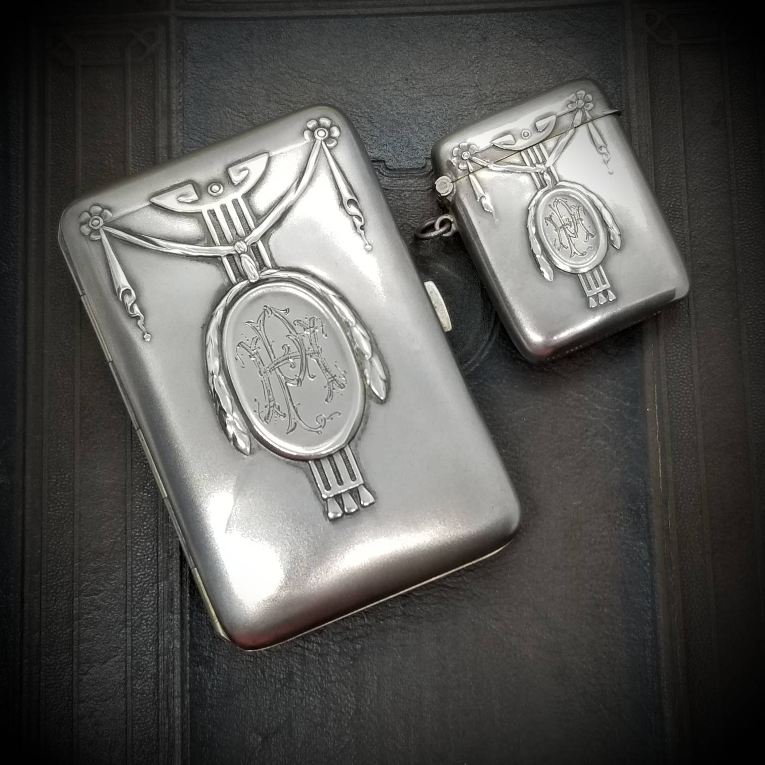 Antica 800 Argento Jugendstil Art Nouveau Match Safe Vesta & Cigarette Case Made in Germany di Gebruder Kuhn