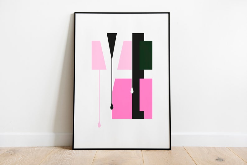 Puede incluir: Impresi&oacute;n art&iacute;stica abstracta en un marco negro. La obra presenta formas geom&eacute;tricas en rosa, negro y verde oscuro sobre un fondo blanco. El dise&ntilde;o incluye elementos verticales y horizontales con una est&eacute;tica minimalista.