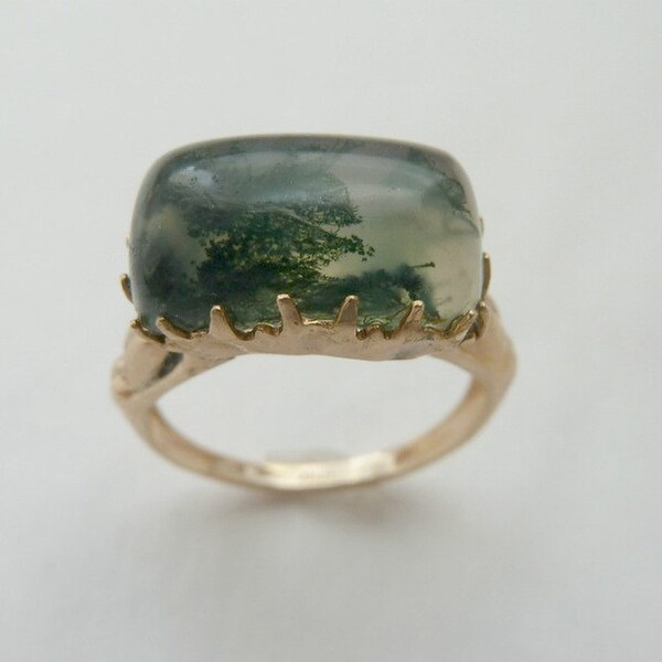On layaway for C// SALE!!/// Dramatic Vintage Moss Agate Gold Flame Ring 10K