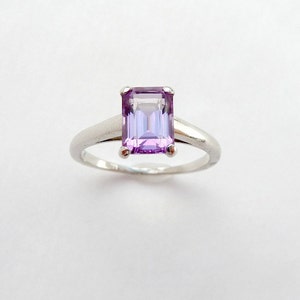 Exquisite Vintage Alexandrite Platinum Ring