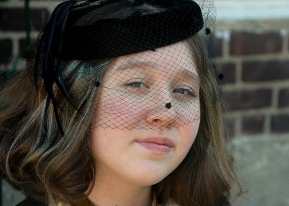 Vintage 1950s hat, "Union Made" Black velvet hat,