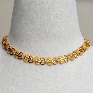 Vintage Trifari Gold Tone Choker Necklace: Modernist Textured Chain