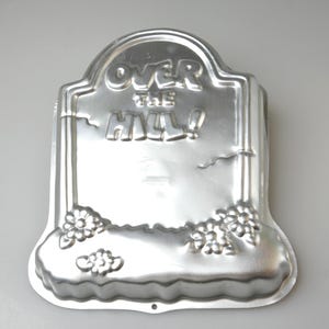 Vintage Wilton Over The Hill Tombstone Cake Pan Grave Mold Halloween Party Gothic Style Cake Form