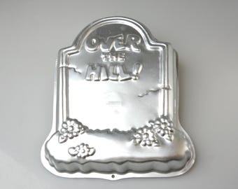 Vintage Wilton Over The Hill Tombstone Cake Pan Grave Mold Halloween Party Gothic Style Cake Form