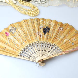 Vintage Folding Paper Fan with Floral Oriental Scene Photoshoot Antique Dress Up Ideas