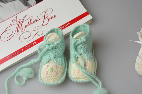 Vintage Crochet Baby Booties Baby Feet Warmers Ba… - image 1