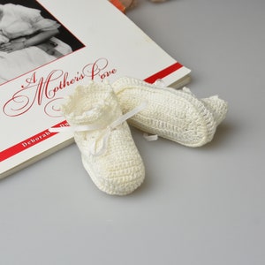 Vintage Crochet Baby Booties Baby Feet Warmers Baby Doll Crochet Shoes Collectible Baby Clothes Nursery Decor image 6