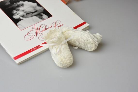 Vintage Crochet Baby Booties Baby Feet Warmers Ba… - image 6