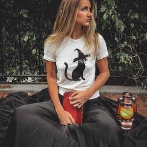 Halloween Pailletten T Shirt Frauen / Halloween Kostüm Frauen / Schwarze Katze Shirt / Hexe Katze Teller / Halloween Shirt / Pailetten Aufnäher / T Shirt