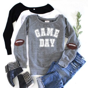 Maillots de footballeur pour maman / Game Day / Haut à sequins / Coudières / Sweat / Cadeau pour femme / Fan de sport / Épouse / Encourager maman / Épaules nues