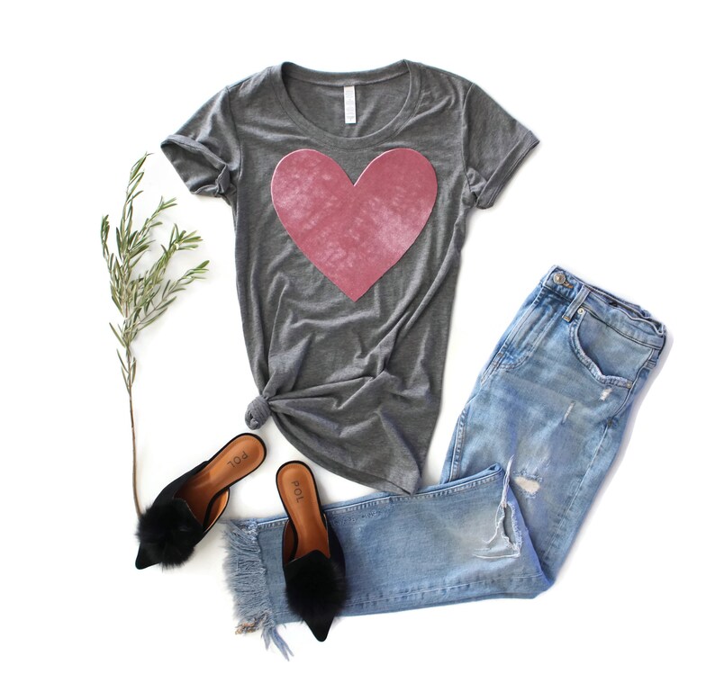 Cute Tee / / / / Wife Gift Patch Her Valentines / / Day TShirt Girlfriend Valentines / Women\u0027s Velvet Love / / XOXO Shirt / / Mom Heart