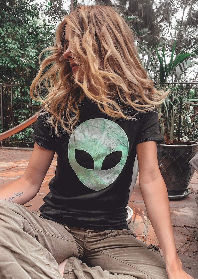 Velvet Alien Shirt / Velvet Patch / Gift / Alien T Shirt / Velvet Shirt / Loungewear /Cute Shirt Women / Graphic Tee / Tie Dye / Retro image 1