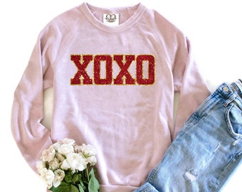 XOXO Sweater. Valentine Shirt Women. Sequin xoxo Patch. Bride to Be. Pink Sweatshirt. Valentines Day Gift Her Wife. Love Shirt. Girlfriend