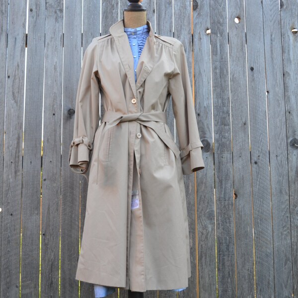 Vintage Townhouse Tan Trench Coat// 12