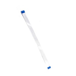 Könnte beinhalten: Ein weißes flaches Flachbandkabel mit blauen Steckern an jedem Ende.