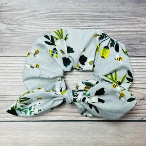 Bee Scrunchies with Bows