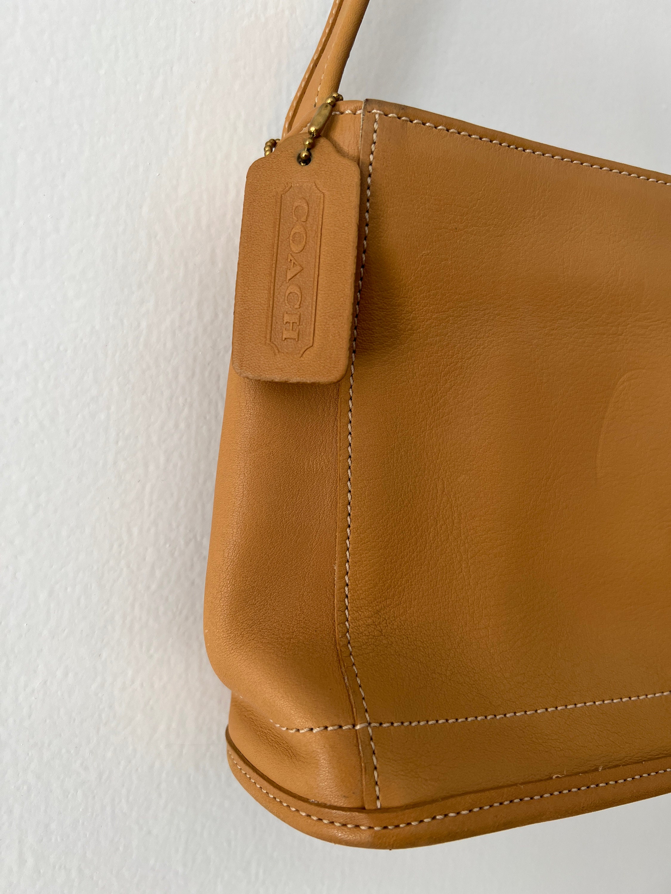 K子　　　　　　　　　　　　　　　　　【British Tan】COACH New Vintage Coach Chunky Case British Tan 7165 - Etsy