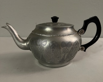 Vintage Aluminum Works Teapot Sona Ware, Stratford, England